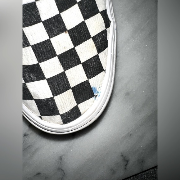 Custom Vans - Picture 2 of 3